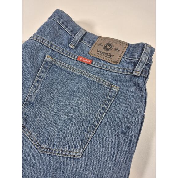 Wrangler Jeans Mens 46x32 Blue Denim Comfort Fit Straight Leg Premium Quality - Picture 2 of 7